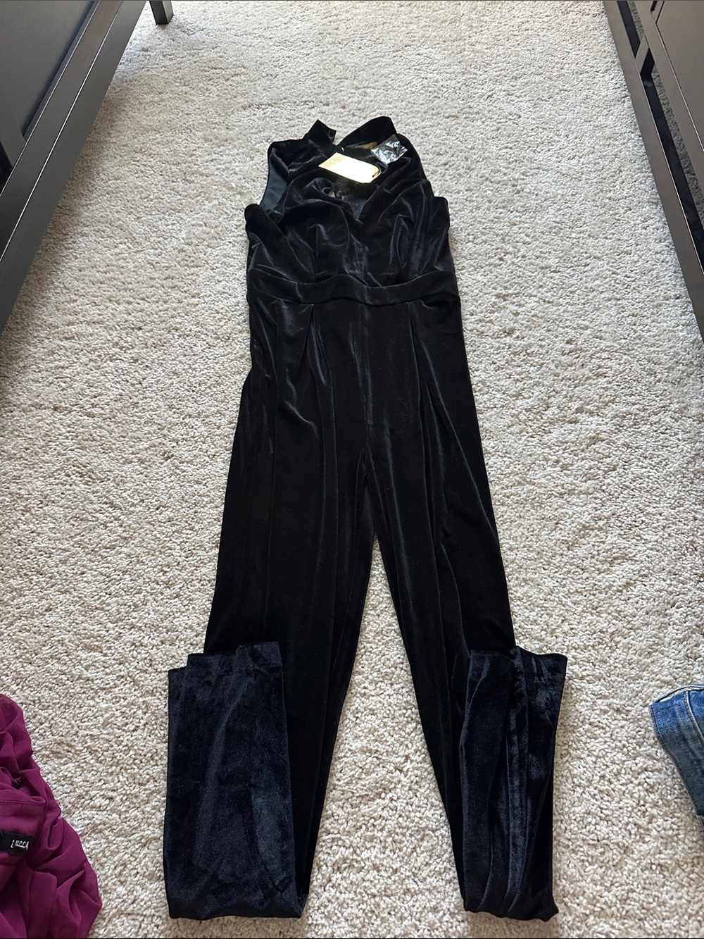 Black Velvet Sleeveless Jumpsuit shinestar gold